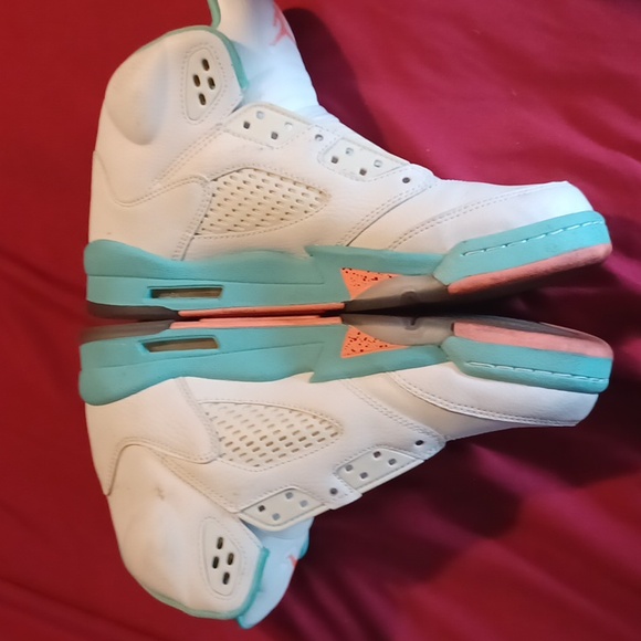 2018 Jordan 5 size 7Y - Picture 2 of 9